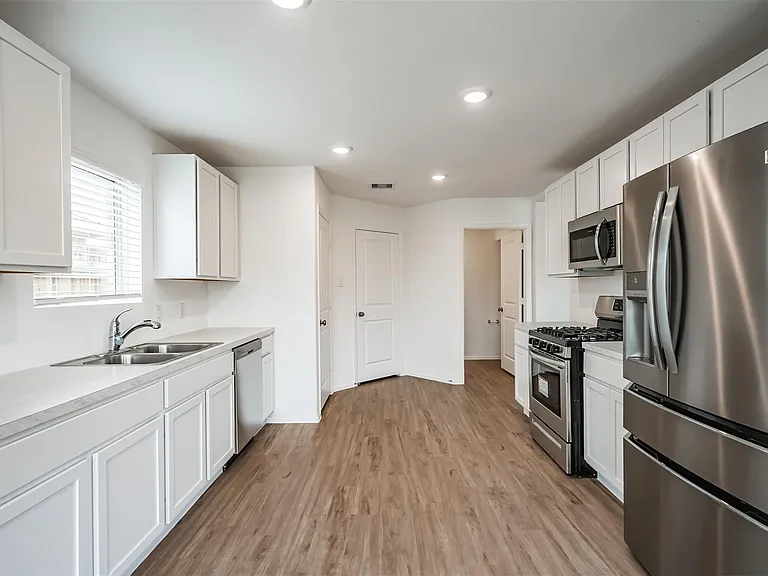 9123 Estes Lakes Dr — Photo 14