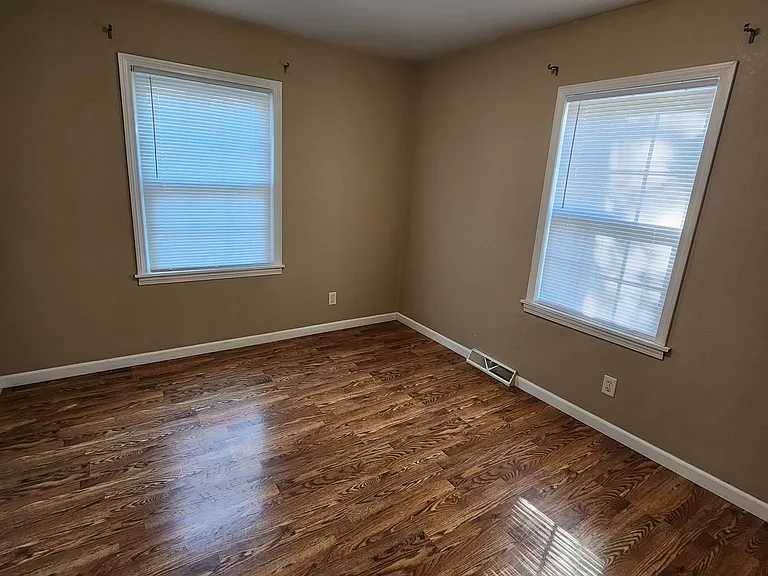 506 N Fern Ave — Photo 7