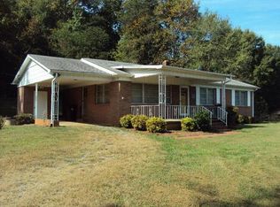 1157 Finger Bridge Rd, Hickory, NC 28602