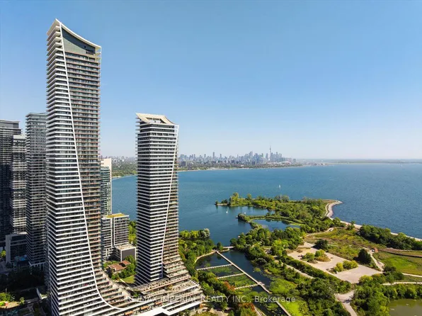 20 Shore Breeze Dr #2007, Toronto, ON M8V 0C7