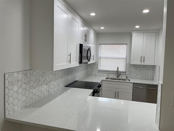 3rd image of 9480 Sunrise Lakes Boulevard #211