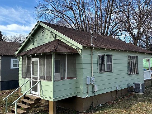 5th image of 1002 Tremont St