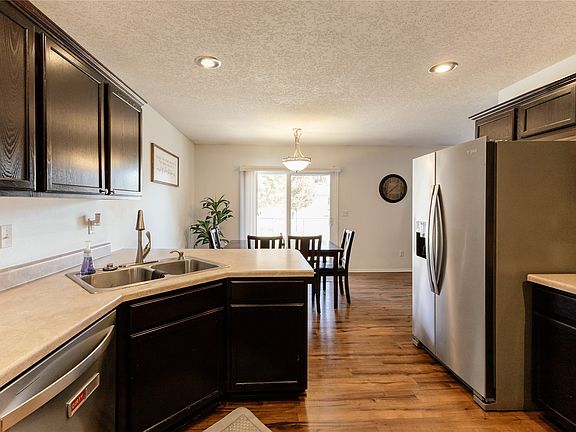 5th image of 2055 SE Florence Dr