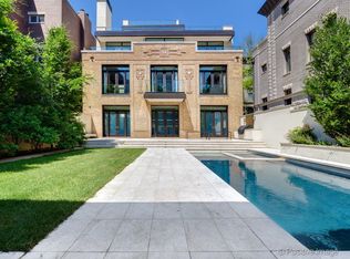 926 N Clark St, Chicago, IL 60610