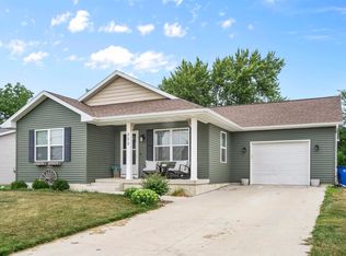 505 Walnut Ct, Waverly, IA 50677