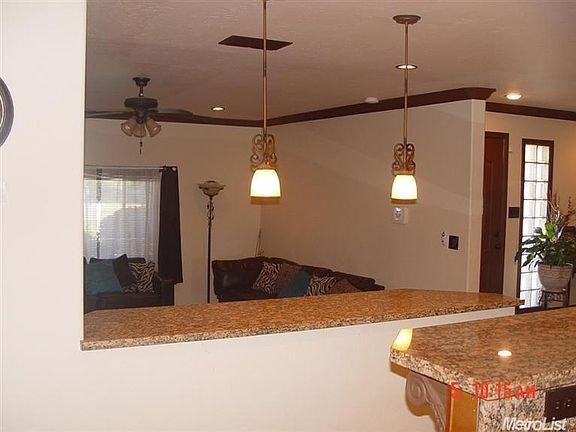 5th image of 2330 W Lucile Ave