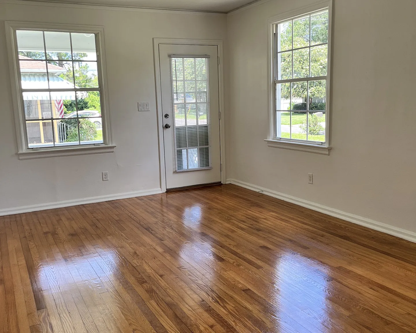 3 bed, 1201 sqft, $2,150 — Photo 3