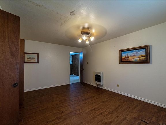 3rd image of 319 E Park Ave