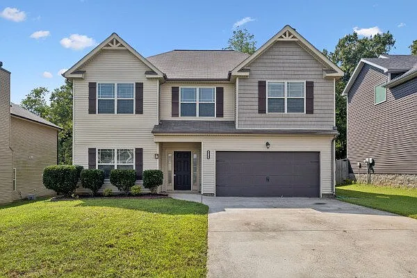 4 bed, 2.5 bath, 2507 sqft, $2,095 — Photo 1