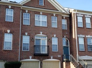 2384 Green Grass Ct, Herndon, VA 20171