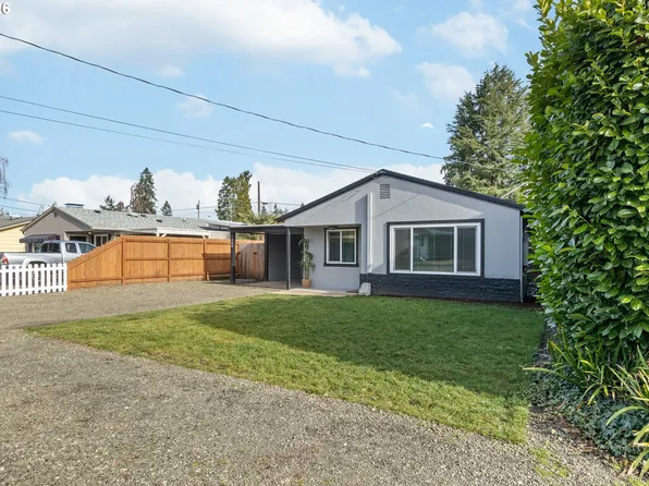 169 W Hazel St, Roseburg, OR 97471