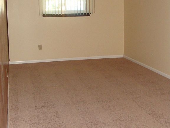 Family Room w/new carpet