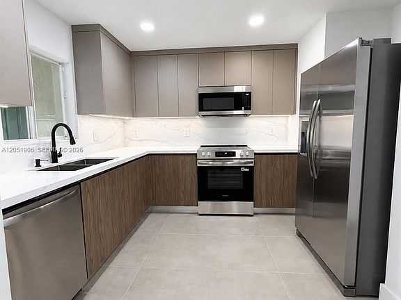 4th image of 5905 Manchester Way