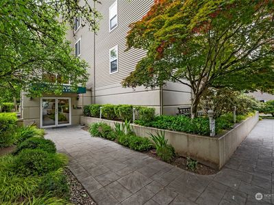 6831 NE 170th Street #102, Kenmore, WA, 98028