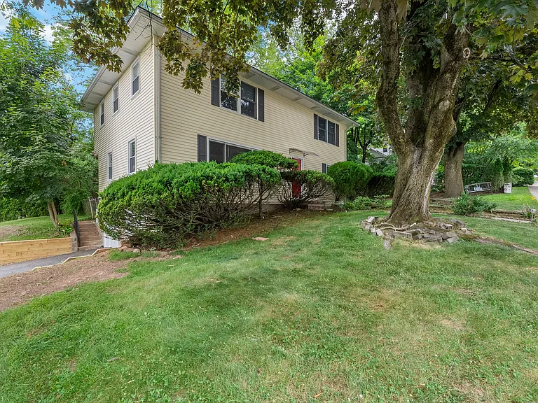 160 Magnolia Ave — Photo 23