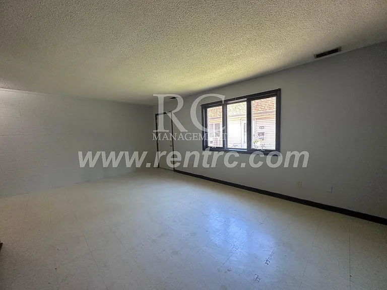 1005-4 Oak St — Photo 7