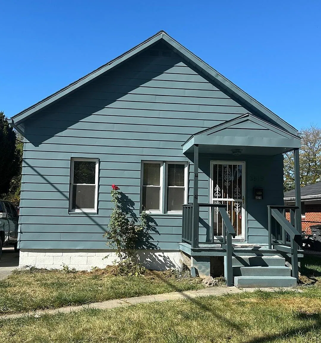 2 bed, 1.0 bath, 1032 sqft, $1,100 — Photo 1