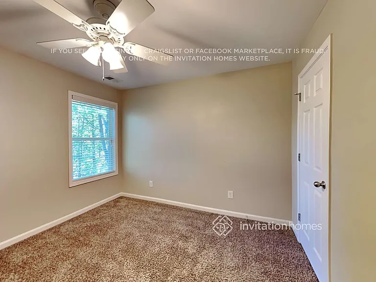 447 Grenier Ter — Photo 14