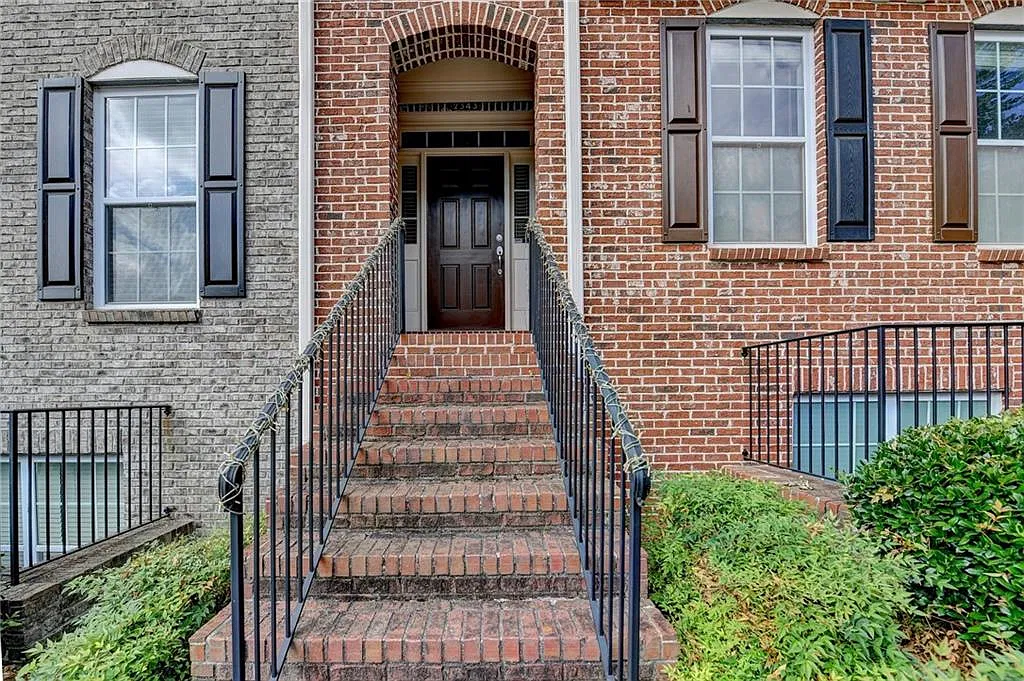 4 bed, 3.5 bath, 2614 sqft, $2,500 — Photo 4