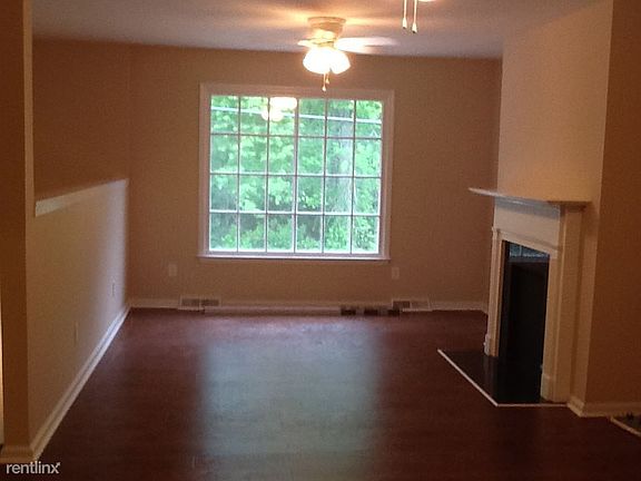 5th image of 241A Fontaine Cir