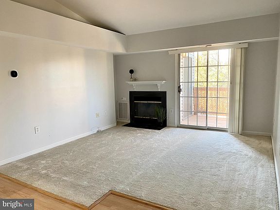 2nd image of 6901 Victoria Dr Unit L