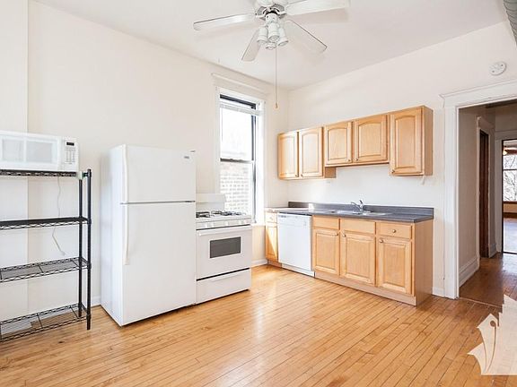 4th image of 2733 N Magnolia Ave
