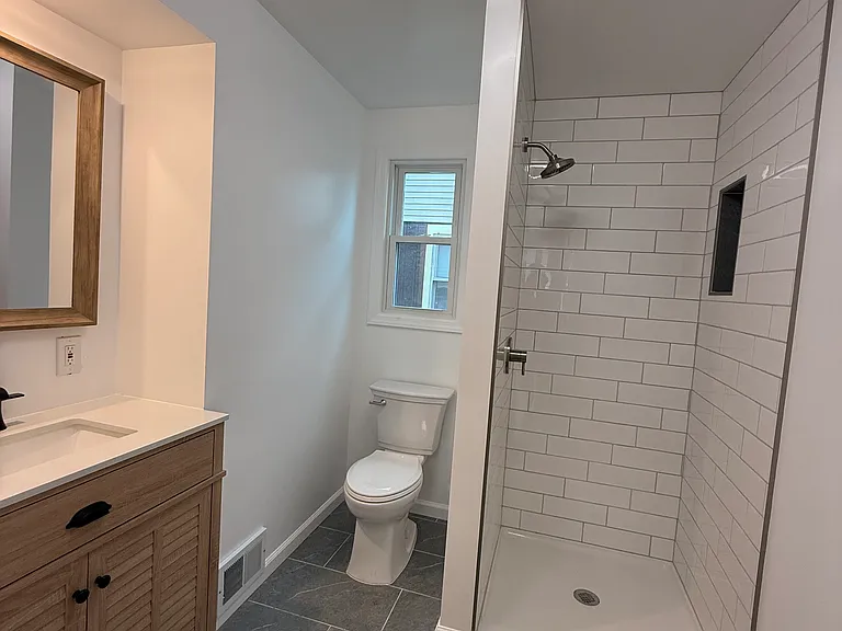 814 Hessian Ave — Photo 8