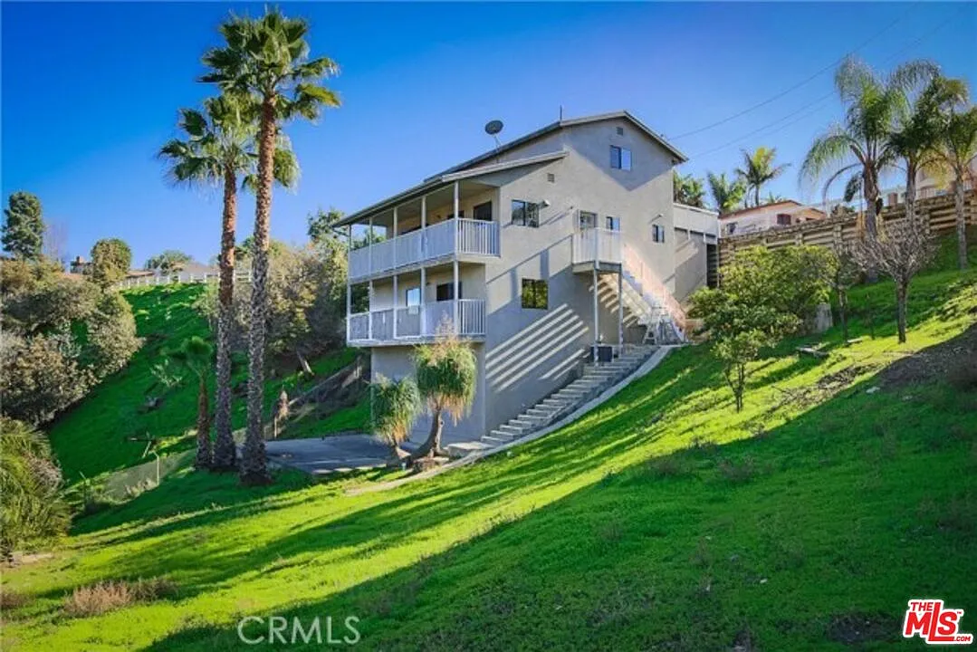 3 bed, 3.5 bath, 2238 sqft, $4,950 — Photo 1