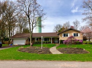 476 Laurel Ln, Dallas, PA 18612