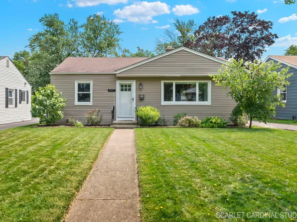 831 S Wisconsin Ave, Villa Park, IL 60181