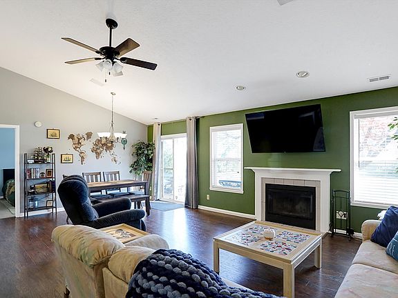 3rd image of 11681 Sand Creek Blvd