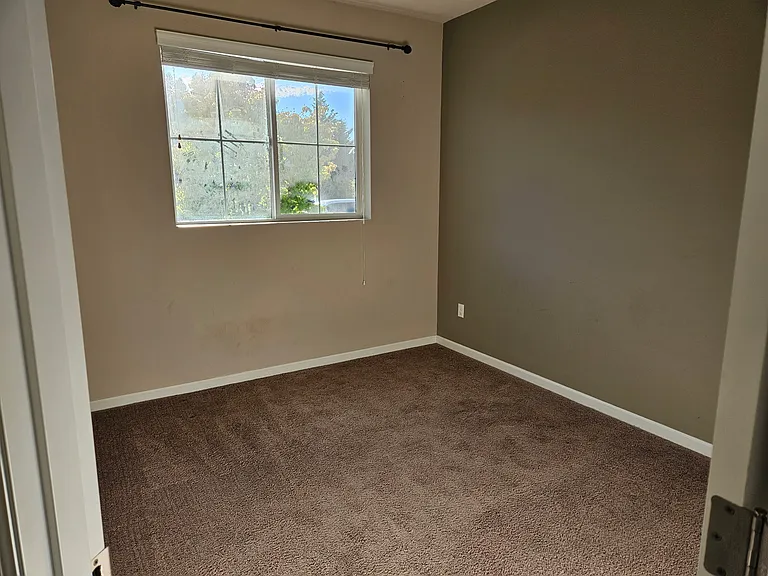 51192 SW Klompen St — Photo 5