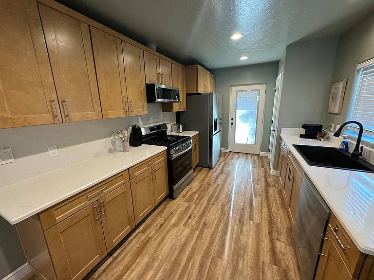 3835 W Glendale St — Photo 15
