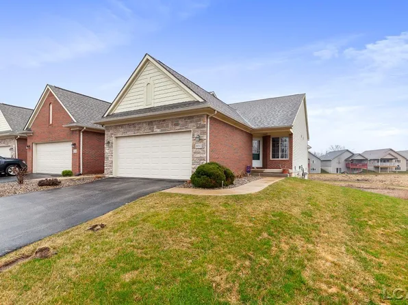 1032 Meadowview Dr, Tecumseh, MI 49286