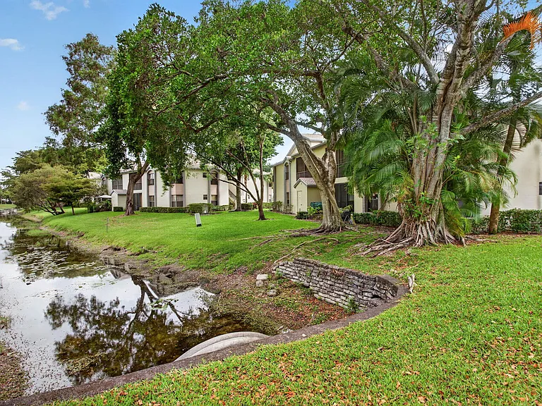 4483 Carambola Cir S #4483 — Photo 3