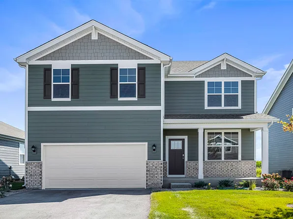 2643 Camelback Dr, Pingree Grove, IL 60140