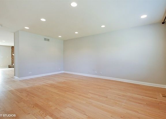 3rd image of 4408 N Opal Ave