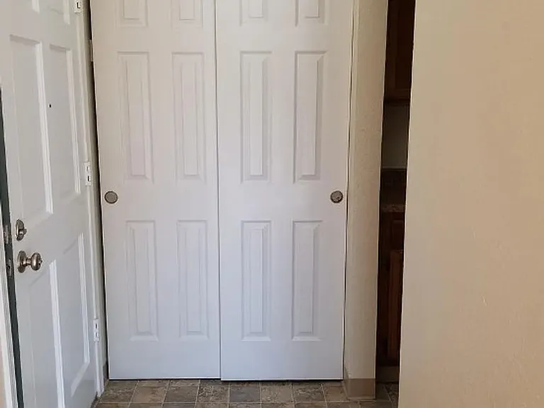 10725 Myers Way S — Photo 10