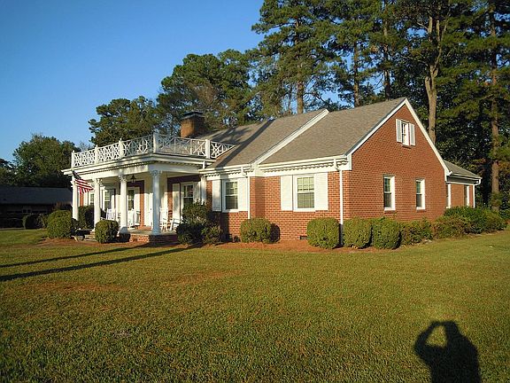 5th image of 1903 Cambridge Dr