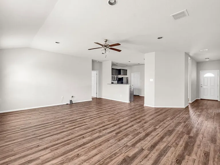 322 Franchi Way — Photo 4