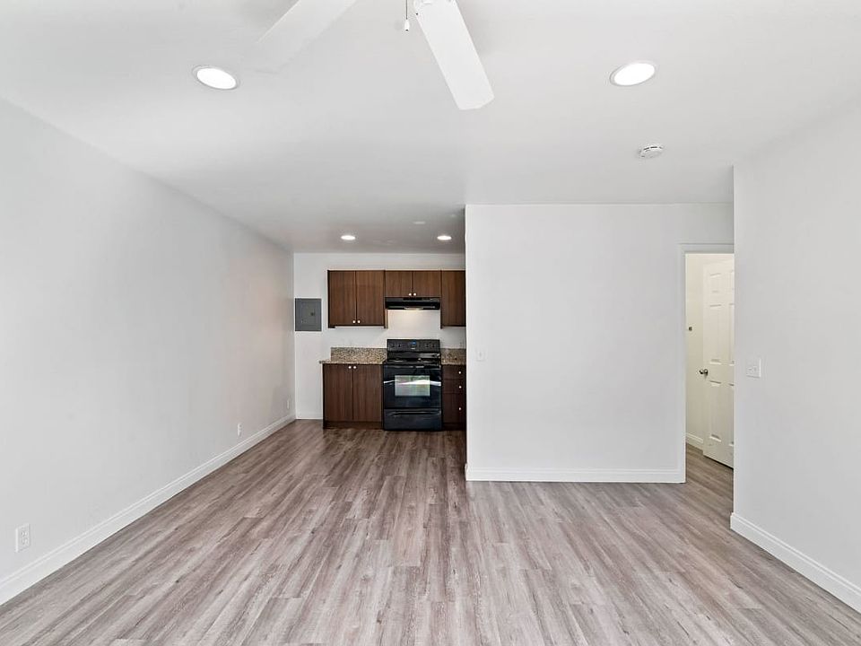 Harmon Hills living room