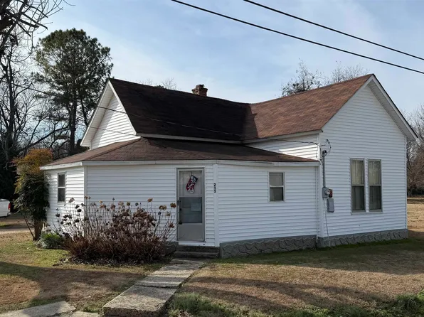 215 1st St, Greenway, AR 72430