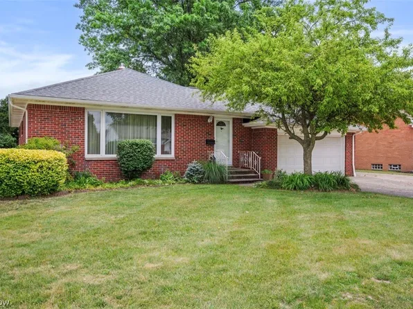 1771 Crestwood Rd, Mayfield Heights, OH 44124