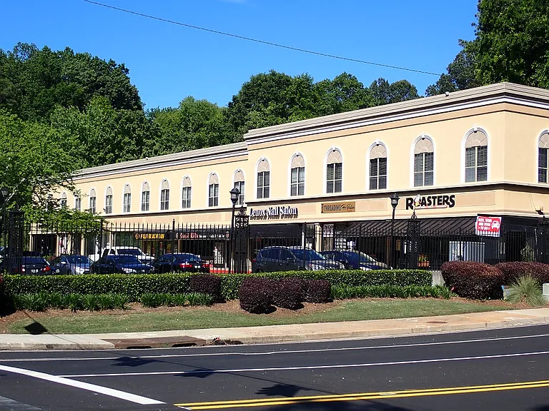 Lenox Village Apartments — Photo 9