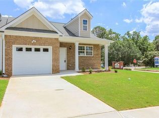80 Rosenwald Ln, Hampton, GA 30228