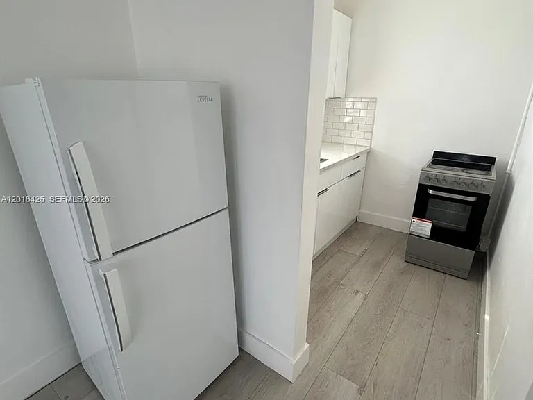 967 SW 5th St #14 — Photo 6