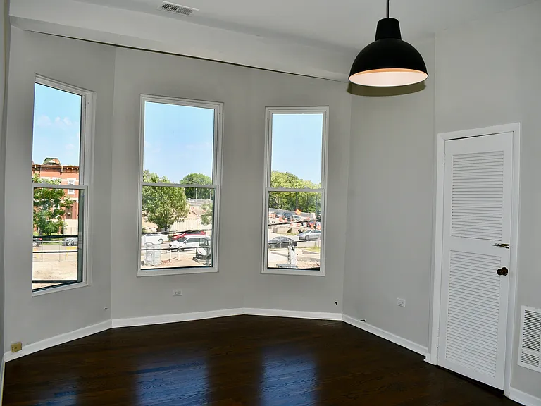 867 E Pershing Rd #2 — Photo 8