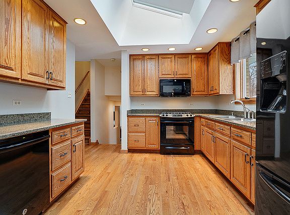 5th image of 12413 Forest Glen Blvd