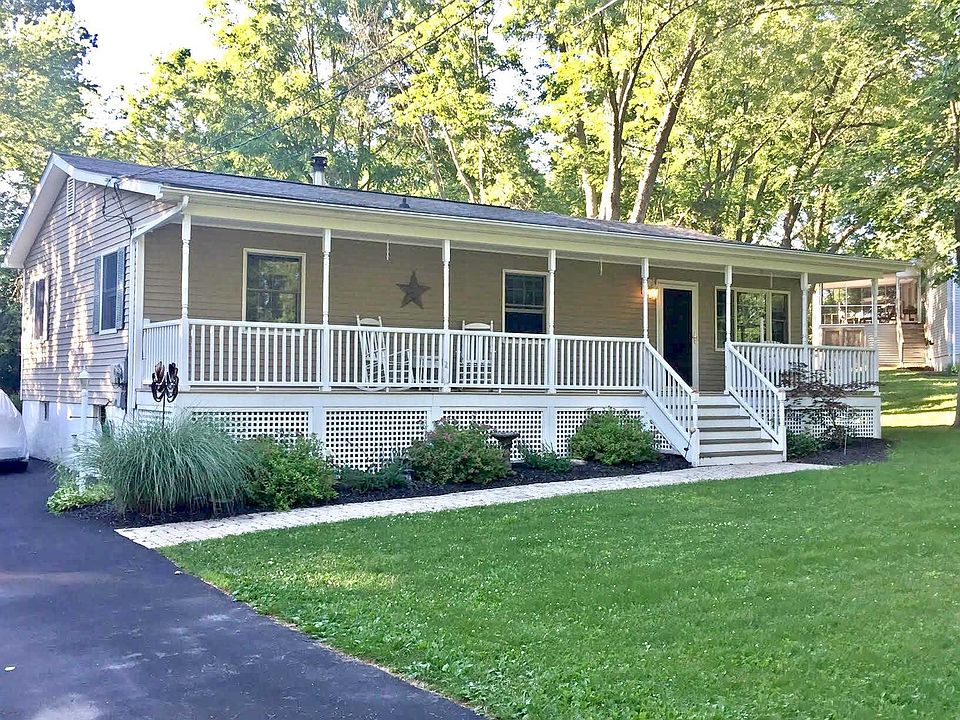 1st image of 24 Fenmore Dr