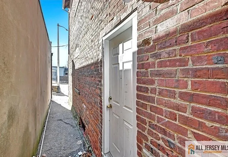 2 Columbus Pl #2 — Photo 9